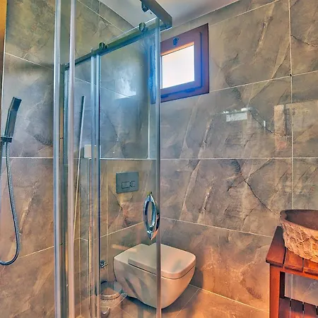 Vintage Villa *